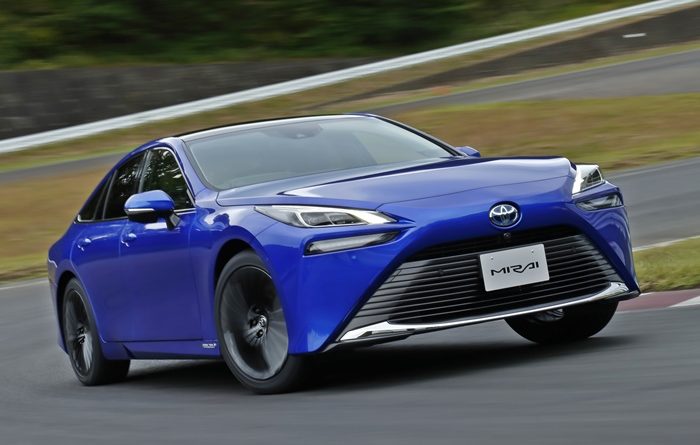 Toyota Mirai Meluncur di IIMS 2025, Mobil Hidrogen Bebas Emisi