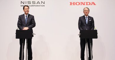 Mengapa Industri Otomotif Jepang Terbagi Dua Faksi demi Perang EV