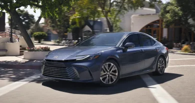Toyota Camry 2026 Hadir Sporty, Canggih & Hybrid