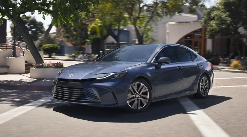Toyota Camry 2026 Hadir Sporty, Canggih & Hybrid