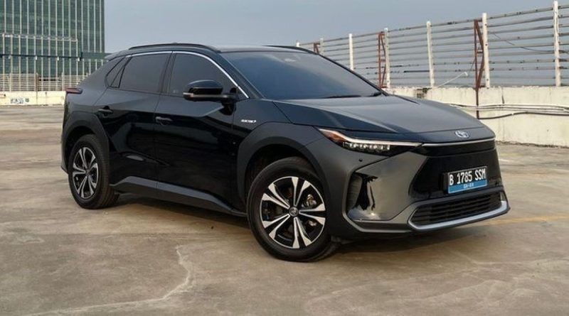 Mobil Hybrid Mau Ikut Bebas Ganjil Genap? Pelat Biru Jadi Kunci, Nih!