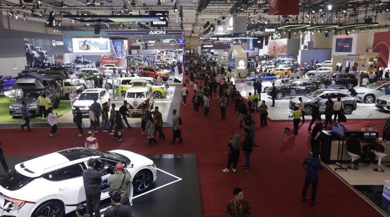 Dinamika Industri Otomotif RI 2025: Pasar Lesu Mobil China dan EV Tancap Gas