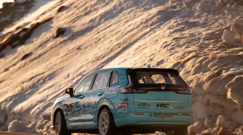 honda-cr-v-efcev-pecahkan-rekor-sebagai-suv-hidrogen-pertama-di-arena-balap-amerika