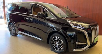Denza D9 Masuk 10 Mobil Terlaris di Indonesia MPV Listrik Satu Model yang Mencuri Perhatian