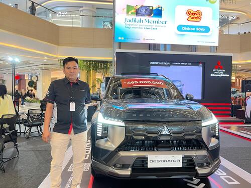 Mitsubishi Destinator Terbaru Curi Perhatian di Living World Pekanbaru