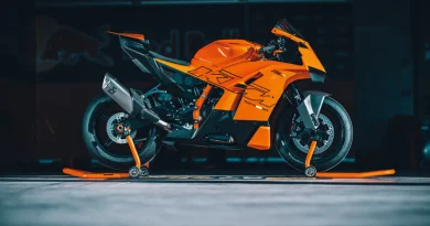 KTM 990 RC R 2025 Resmi Meluncur, Supersport Jalan Raya dengan DNA Balap