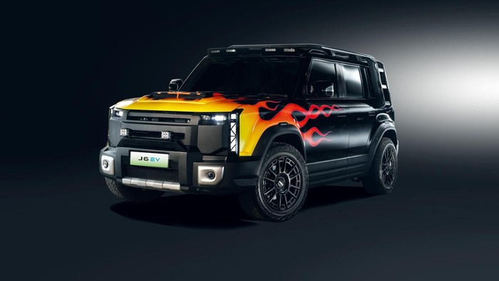 Modifikasi Chery J6 EV di IMX 2025 Bikin Heboh, Mobil Listrik Rasa Off-Road yang Stylish