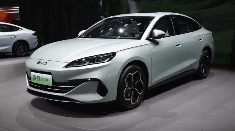 BYD Seal 05 DM-i 2026 Resmi Meluncur, Jarak Tempuh Tembus 2.000 Km
